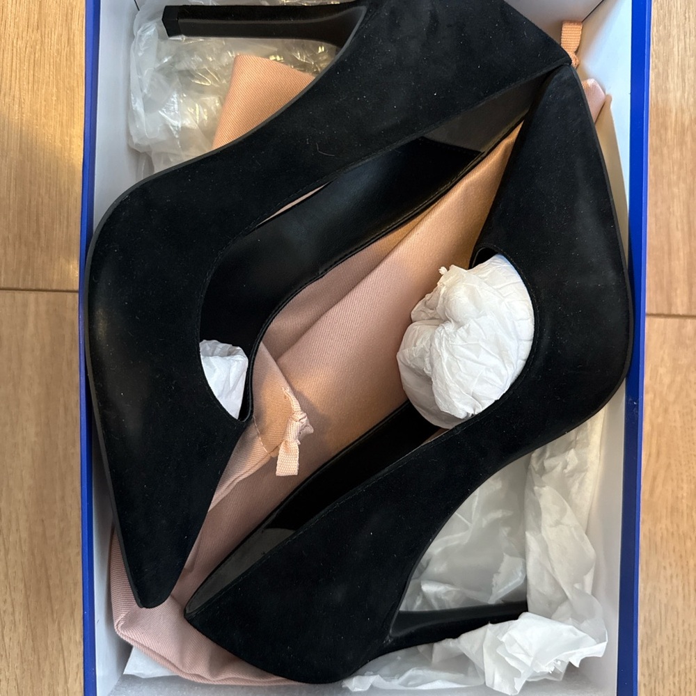 Stuart Weitzman Black Suede Heels - Size 7.5B